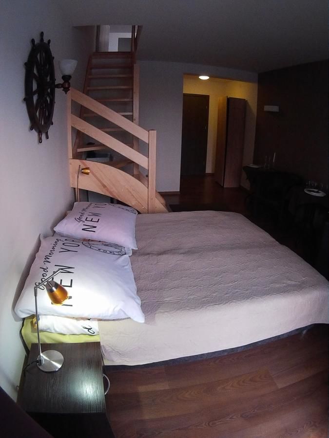 Отели типа «постель и завтрак» Dolphin House Леба-9